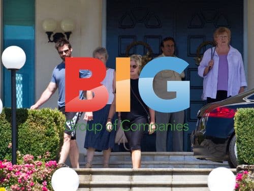 Hugh Jackman & Family House Hunting