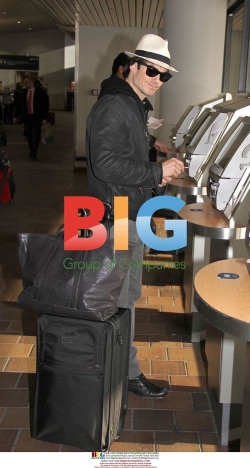 Ian Somerhalder Spotted at NYC Airport