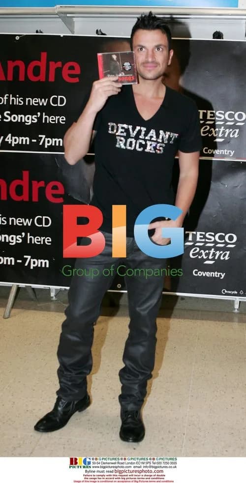 Peter Andre Signs 'Unconditional Love Songs' at Tesco