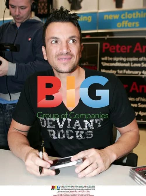 Peter Andre Signs 'Unconditional Love Songs' in Tesco