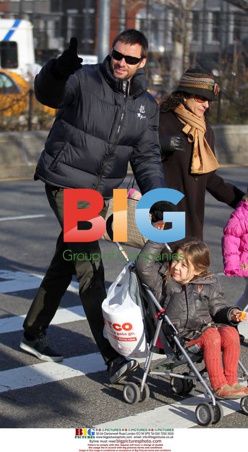 Hugh Jackman picking up daughter Ava