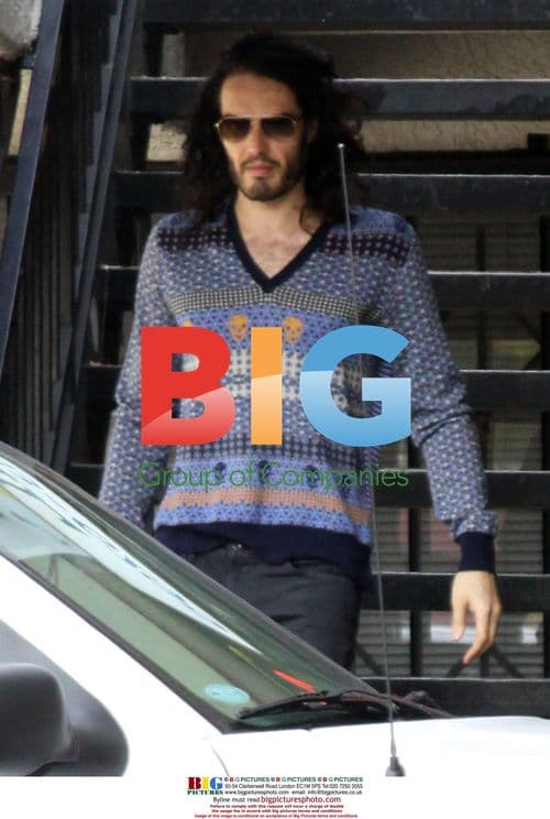 Russell Brand Leaving Yoga Center
