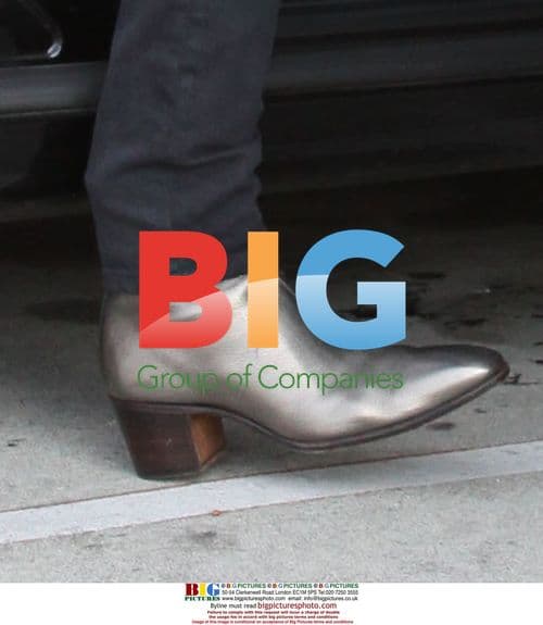 Russell Brand Leaving Yoga Center