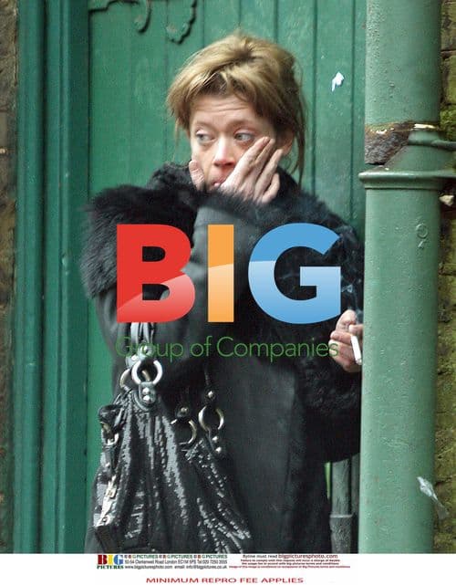 Hannah Waterman Smoking in London