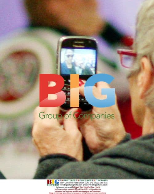 Kate Moss and family arrive at Phuket Airport