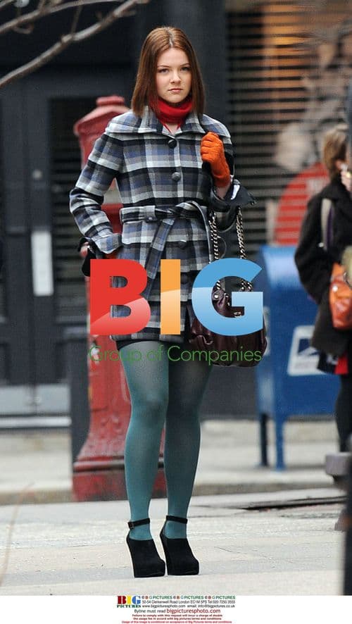 Penn Badgely and Megan Guinan on Gossip Girl set in NYC