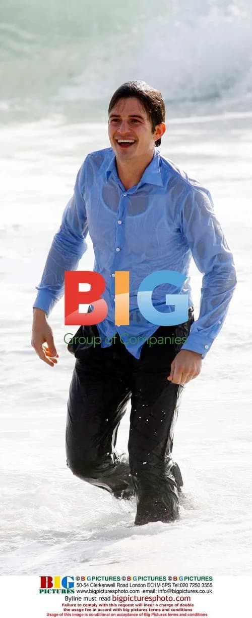 Orlando Bloom on set of The Cross