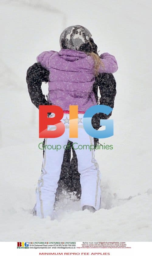 Geri Halliwell skiing with boyfriend