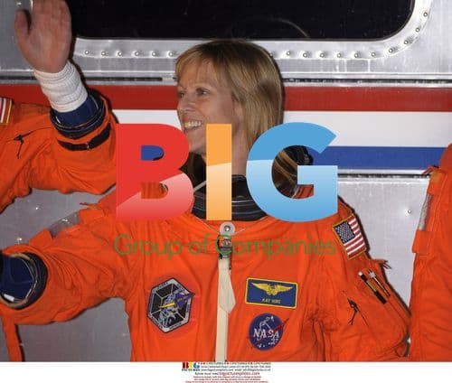 NASA Astronaut Kay Hire Waves Before Shuttle Launch