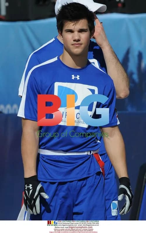 Taylor Lautner at Direct TV Celebrity Beach Bowl