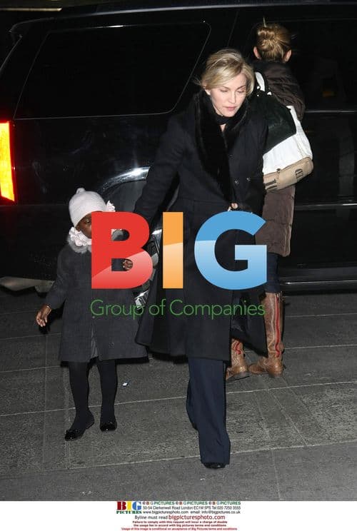 Madonna & Kids at Kabbalah Center