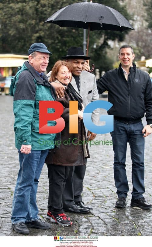Mike Tyson and wife explore Rome