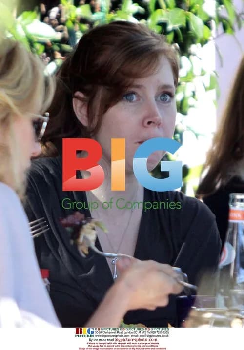 Pregnant Amy Adams Munching Cravings