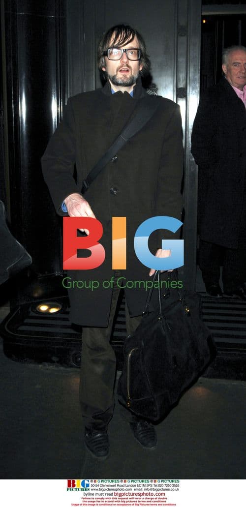 Jarvis Cocker Leaving Restaurant