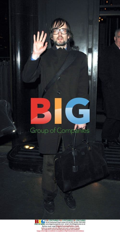 Jarvis Cocker Leaving Wolseley Restaurant