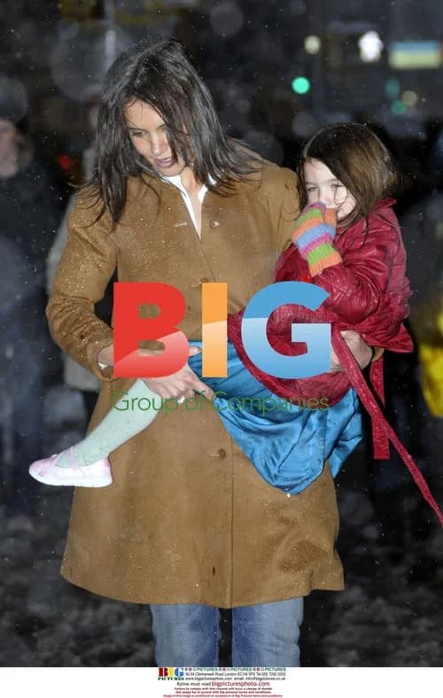Katie Holmes & Suri Cruise Brave NYC Snow