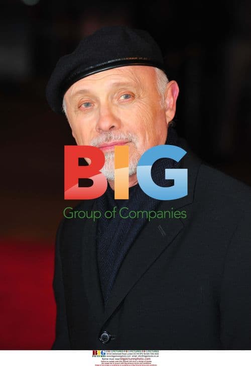 Hector Elizondo at \"Valentines Day\" European Premiere