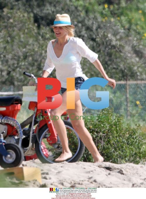 Cameron Diaz films 'Knight and Day' in Malibu