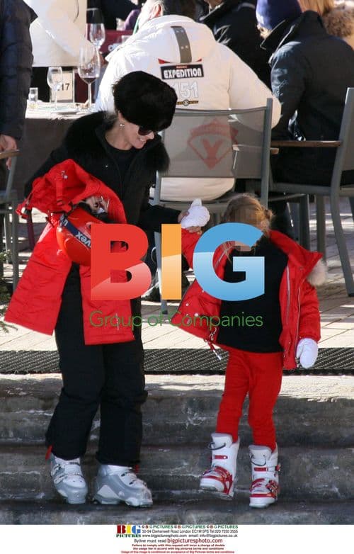 Kate Moss Skiing with Family