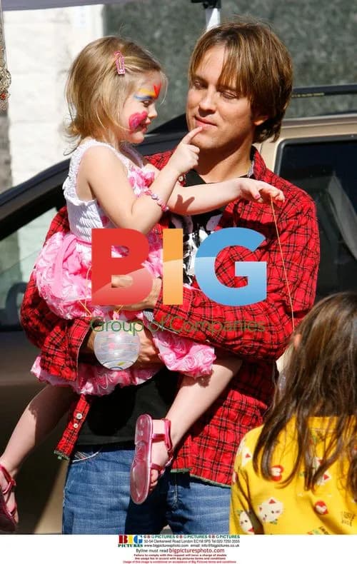 Larry Birkhead and Dannielynn at Farmers Market