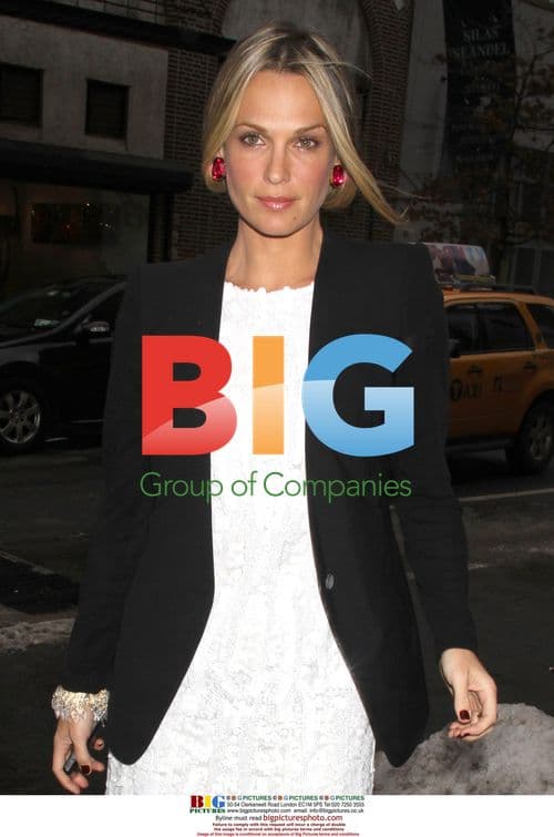 Molly Simms at Marchesa Fall 2010 Show