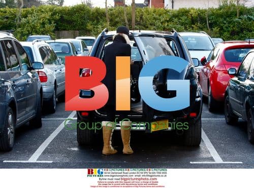 Tess Daly Shopping in London