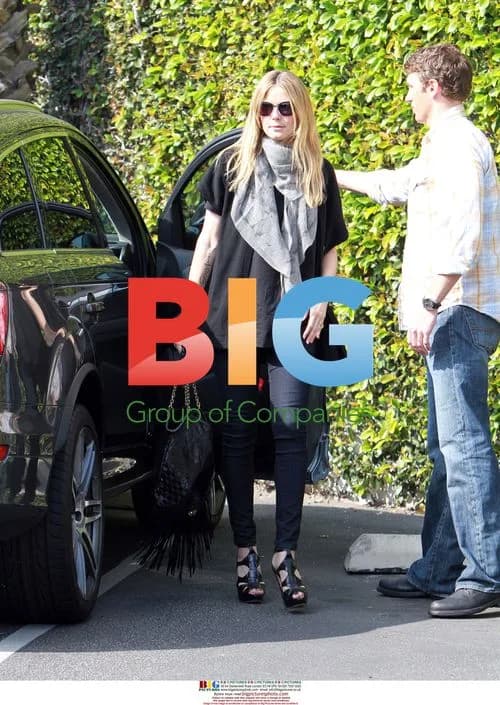 Heidi Klum Enters Studio in LA