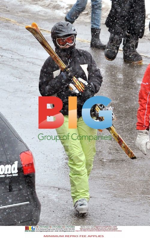 Prince Andrew and Family Return from Skiing