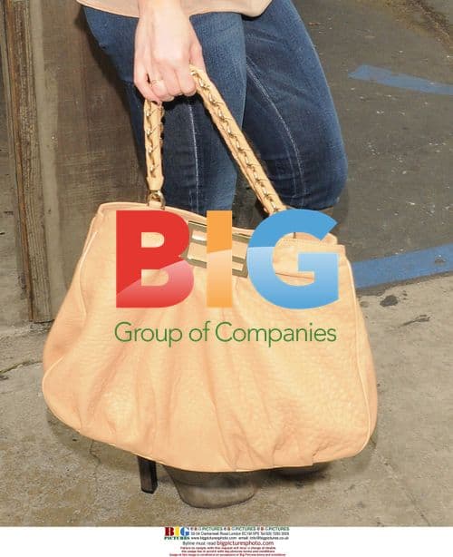 Hilary Duff grabs lunch in LA