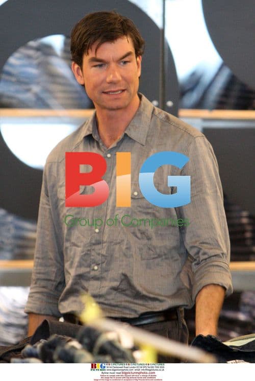 Rebecca Romijn and Jerry O'Connell shopping