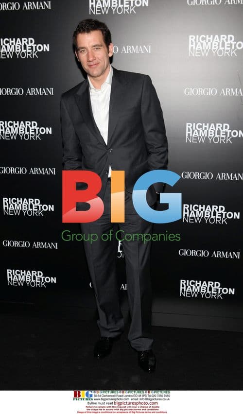 Clive Owen at Richard Hambleton exhibition