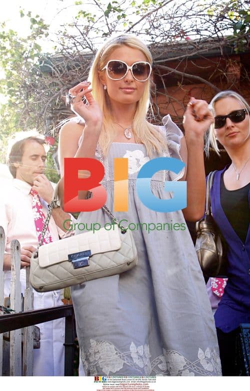 Paris Hilton Spotted at The Ivy