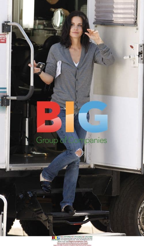 Courtney Cox on Set of 'Cougarville'