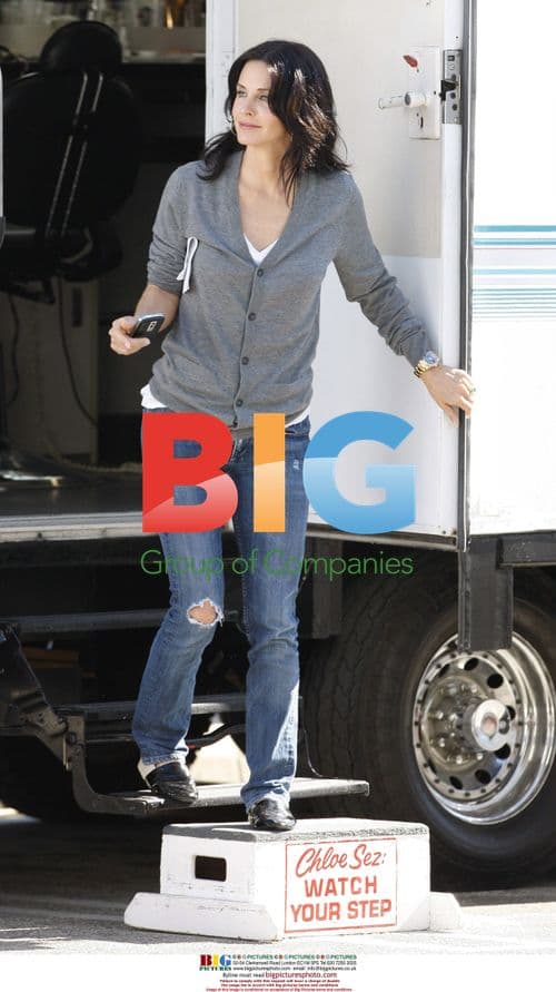 Courtney Cox on Set for Cougarville TV Show