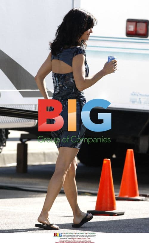 Courtney Cox on Set for 'Cougarville'