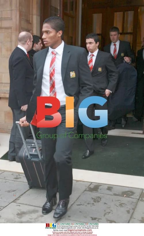 Manchester United Squad Depart Hotel for Carling Cup Final