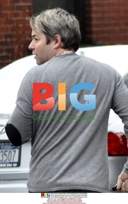 Sarah Jessica Parker and Matthew Broderick pack up car