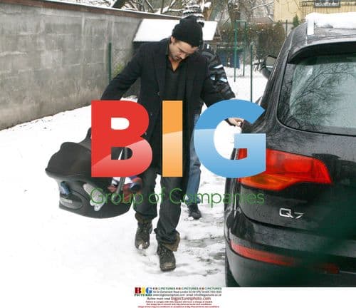 Colin Farrell and Alicja Bachleda-Curus with son in Krakow