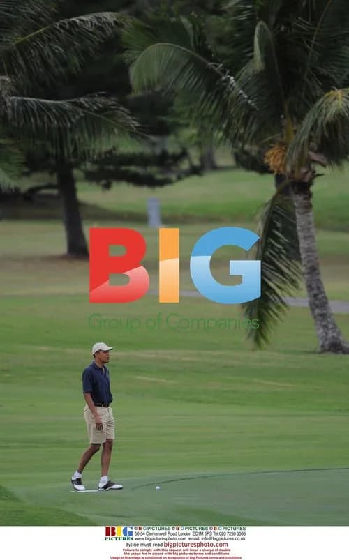 Obama Golfs in Hawaii