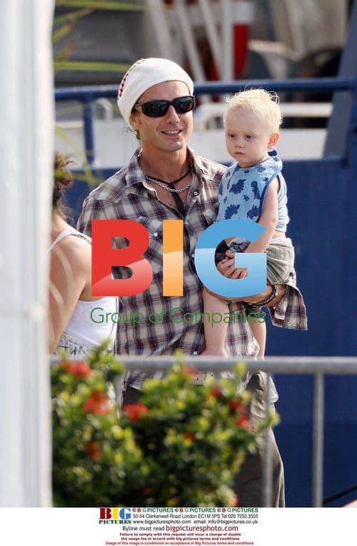 Gwen Stefani and Family Dock in St Barts