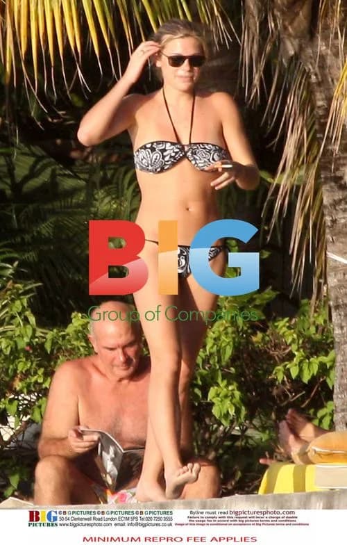 Prince Harry and Chelsy Davy on Mauritius Beach