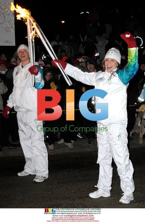 Shania Twain carries Olympic Torch