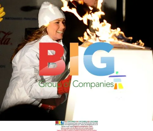 Shania Twain carries Olympic Torch