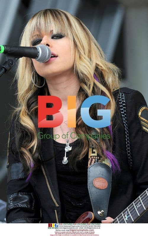 Orianthi at Miami Dolphins vs. Pittsburgh Steelers game