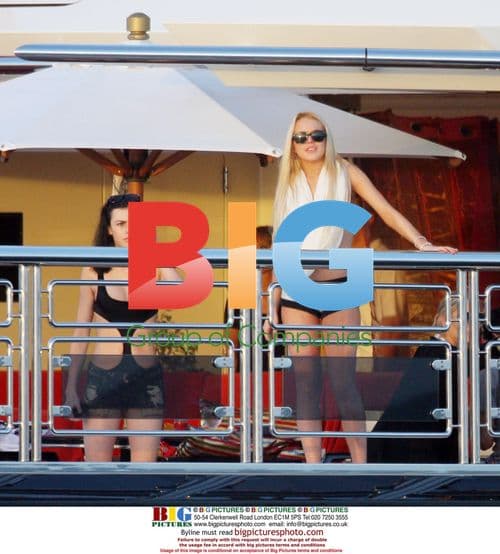 Lindsay Lohan & Sister on Yacht
