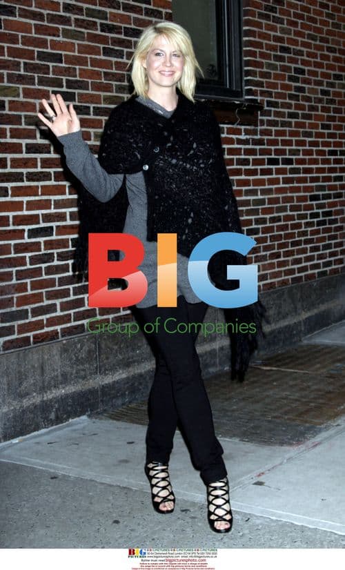 Jenna Elfman on 'The Late Show'