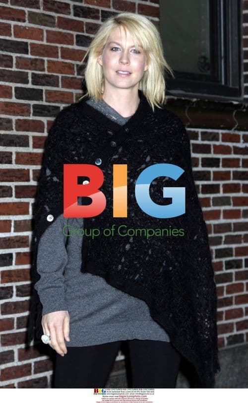 Jenna Elfman at The Late Show with David Letterman