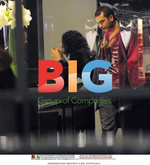 Russell Brand Shops for Ring at Cartier's