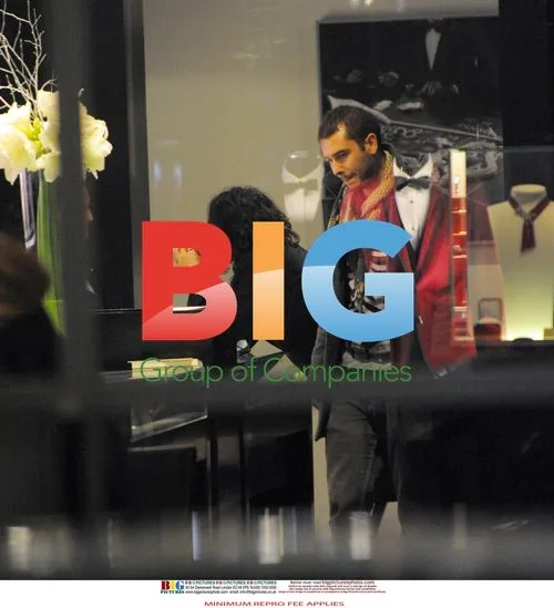 Russell Brand Shopping for Ring