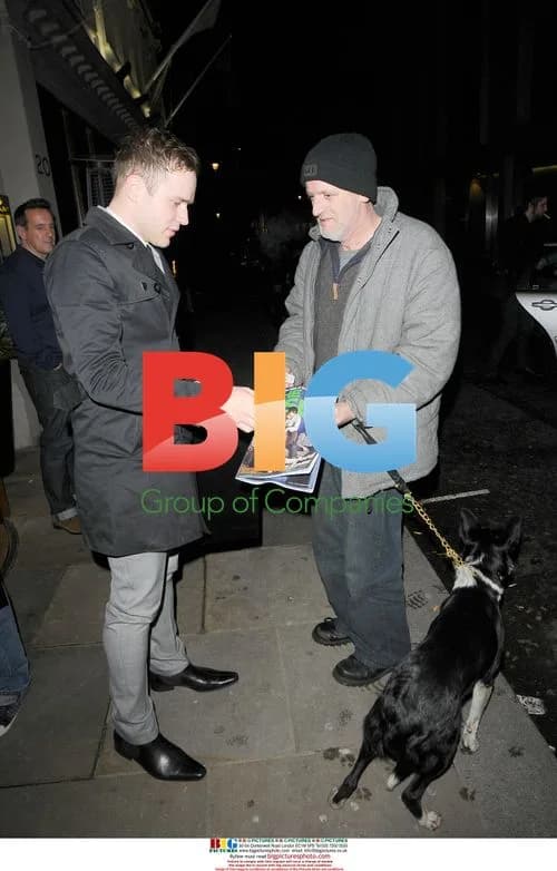 Olly Murs Buys Big Issue